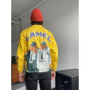 Camel Tyvek Windbreaker Jacket Mens‎ XL Yellow Joe Camel Cigarette Promo Vintage